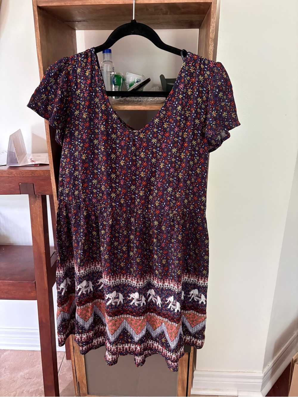 NWT Women’s Floral & Elephant Print V-Neck Dress - Navy
